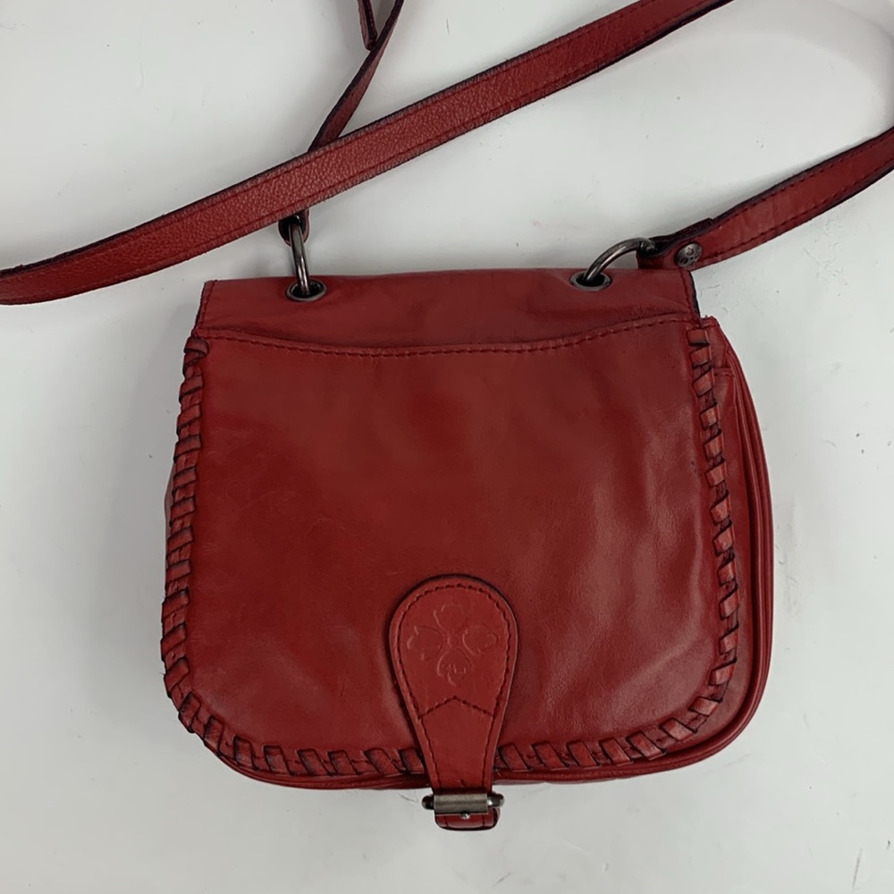 Patricia Nash Red leather crossbody bag messenger purse Lined Pockets Flap close